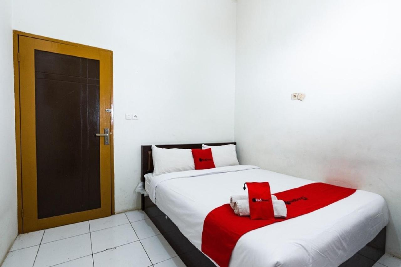 Reddoorz @ Hertasning Area 2 Makassar Extérieur photo