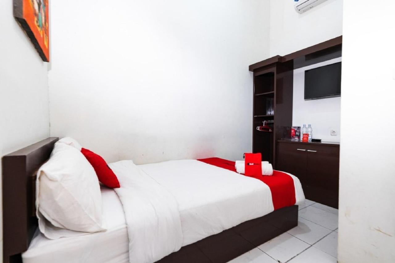 Reddoorz @ Hertasning Area 2 Makassar Extérieur photo