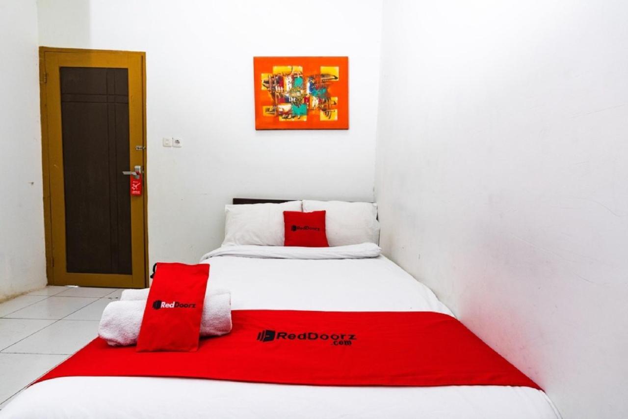 Reddoorz @ Hertasning Area 2 Makassar Extérieur photo